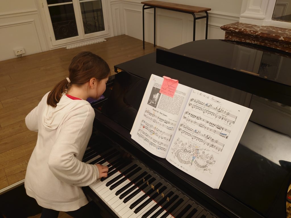 Cours piano enfants