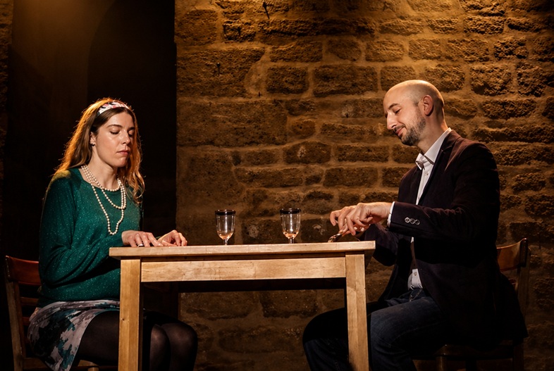 Cours de théâtre adultes débutants à Paris – exercice de scène dialoguée